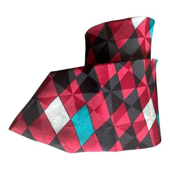 Valentino Luxury Men’s 100% Silk Tie Burgundy Multi Colored - Picture 8 of 9